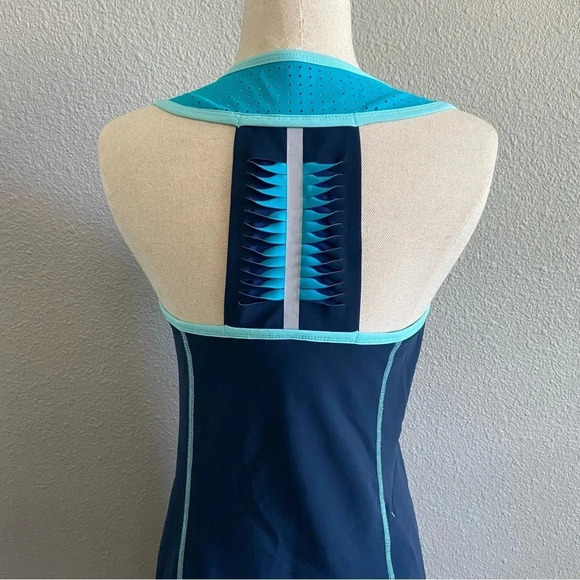 Title Nine Twisted Sister Dress Size Small - Picture 4 of 6